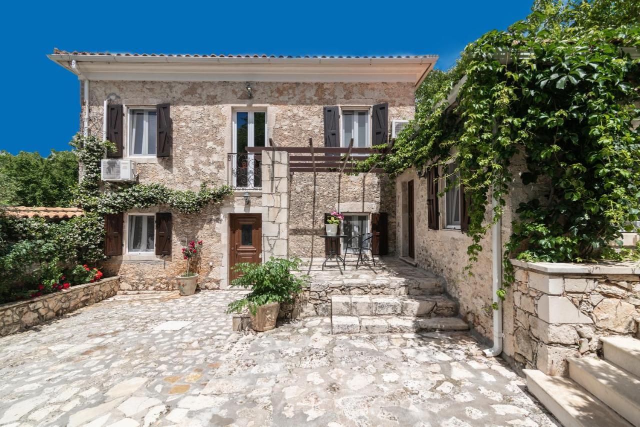 Villa Callisto- Elegant Restored Villa With Pool Gyri Luaran gambar