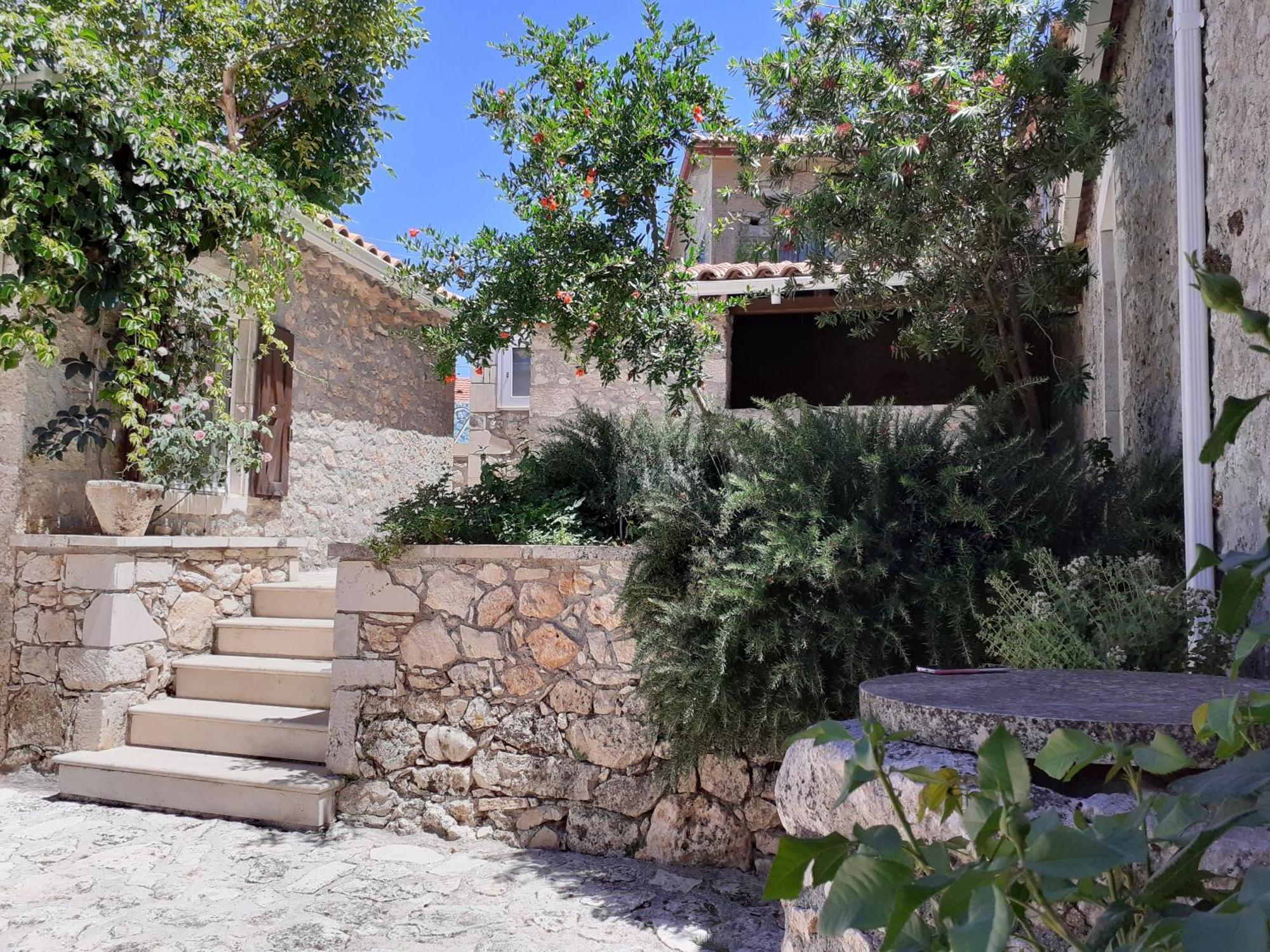 Villa Callisto- Elegant Restored Villa With Pool Gyri Bilik gambar