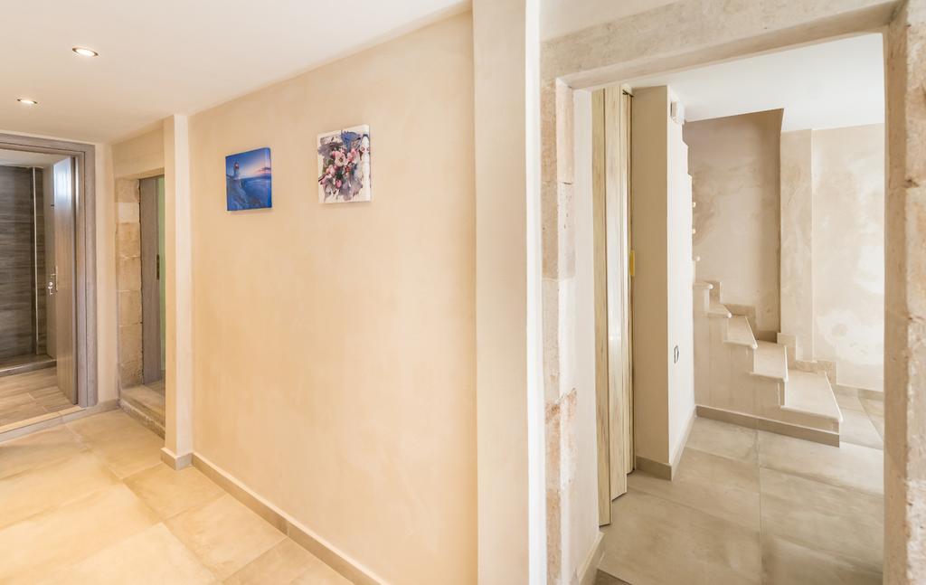 Villa Callisto- Elegant Restored Villa With Pool Gyri Luaran gambar