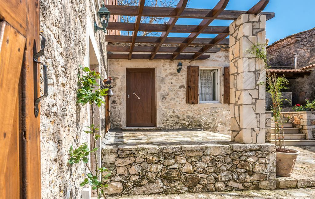 Villa Callisto- Elegant Restored Villa With Pool Gyri Luaran gambar
